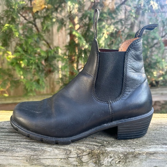 heeled blundstone boots